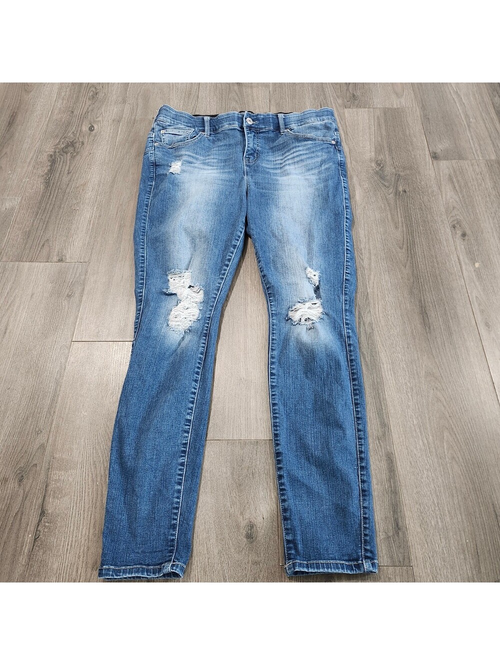 Torrid Premium Stretch Distressed Bombshell Skinny Jeans Size 18T